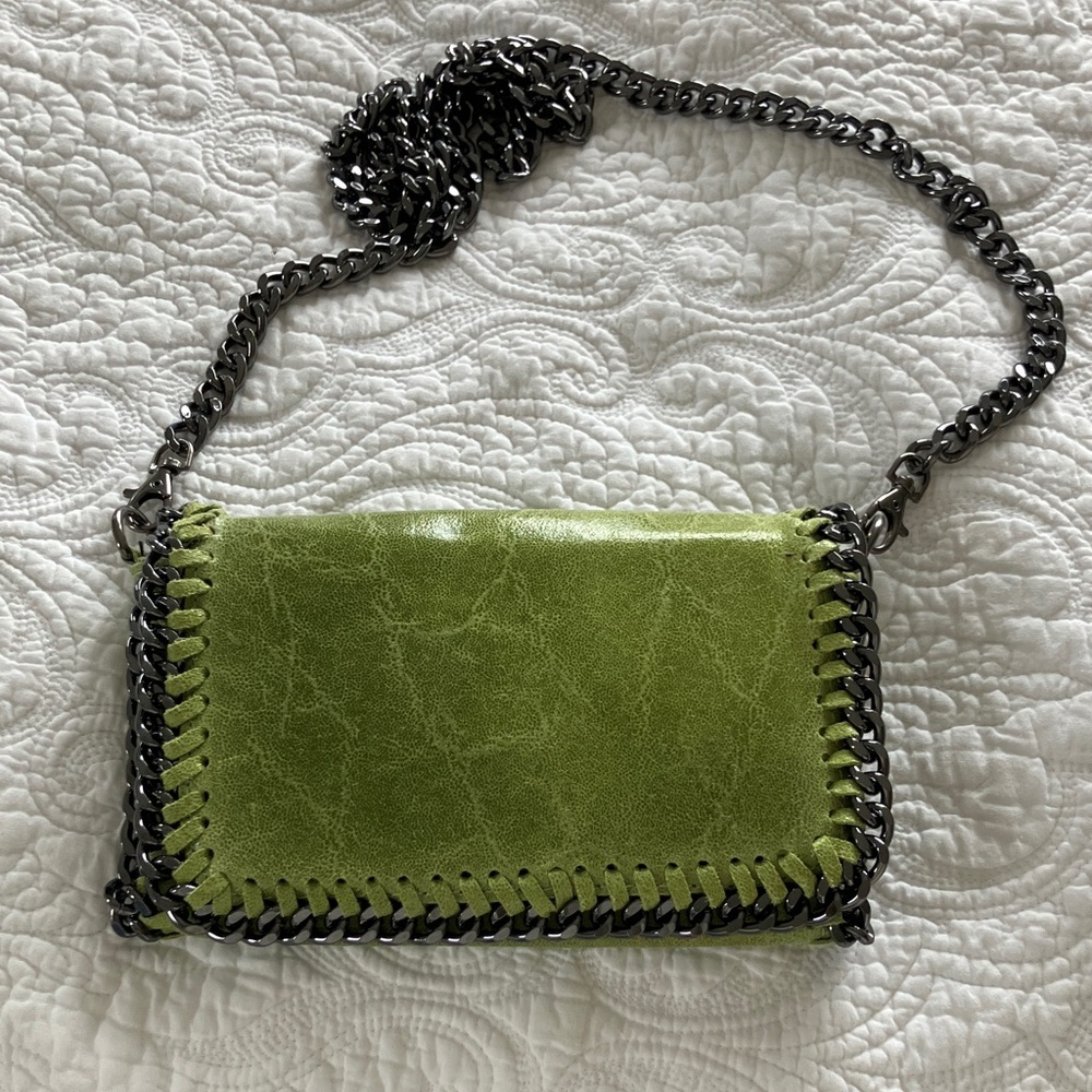 Stylish Green Chain-Trimmed Women's Bag